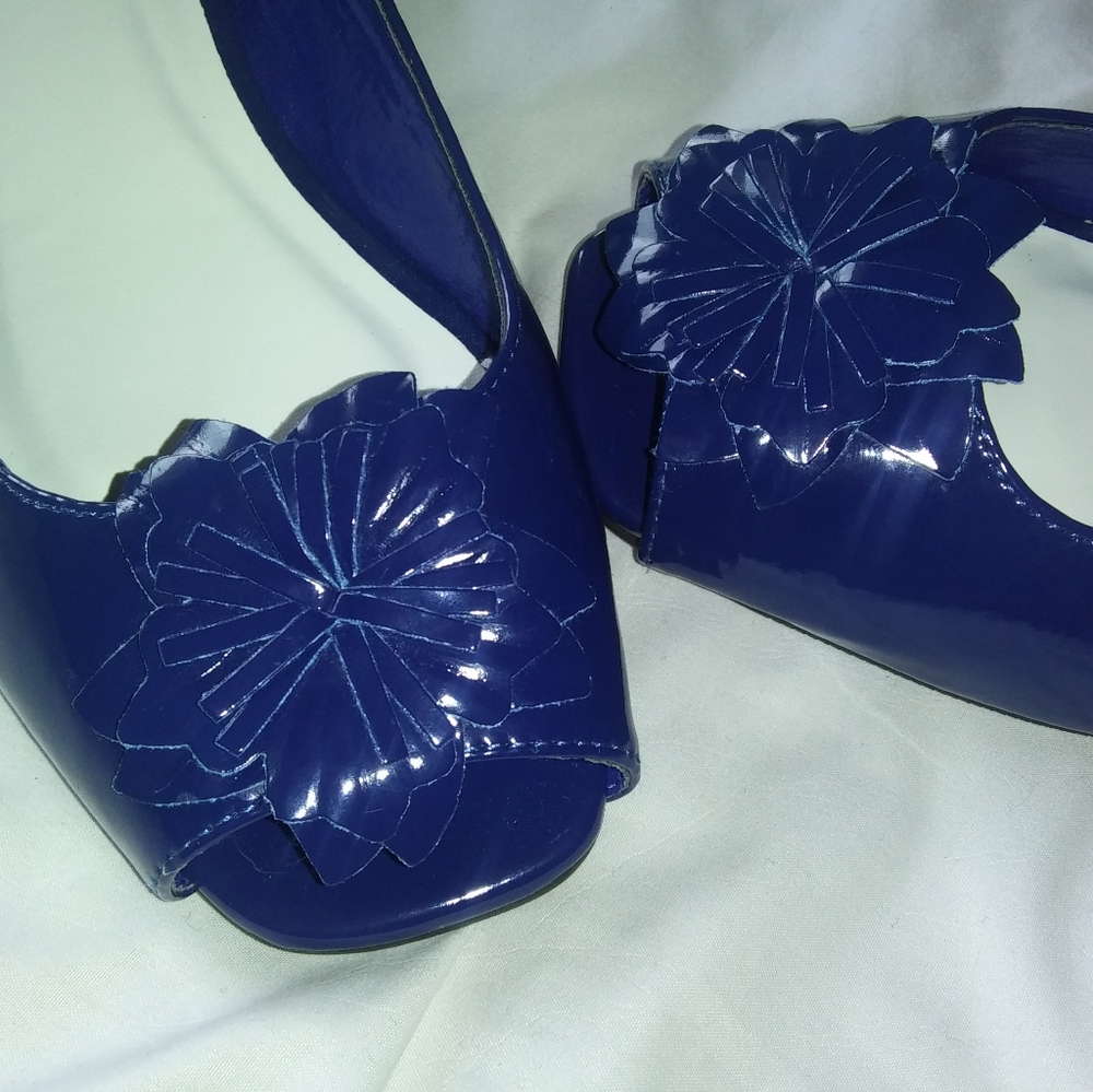 Classique Shoes - Picture 5 of 8